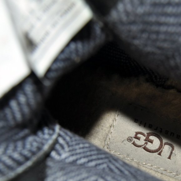 Waterproof Leather UGG Boots Gently Used - Picture 3 of 5